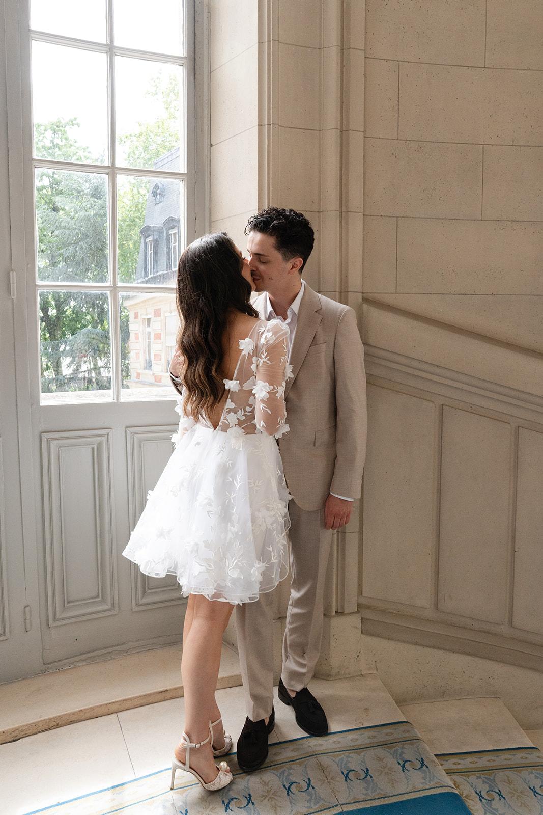 couple paris wedding